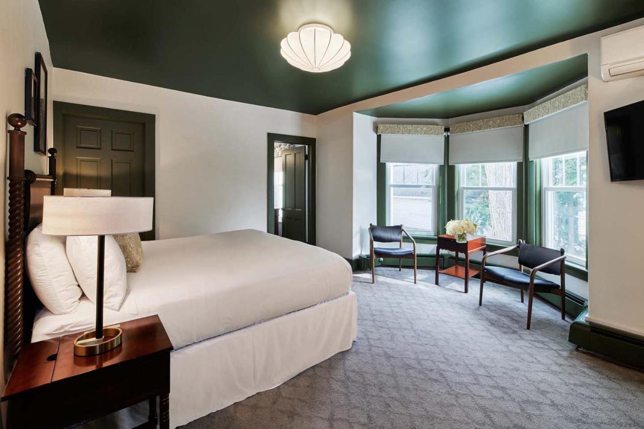 Hotel The Whitlock à Lenox Extérieur photo